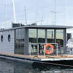 ספינת מלון Hausboot Fjord Lacerta Mit Dachterrasse In