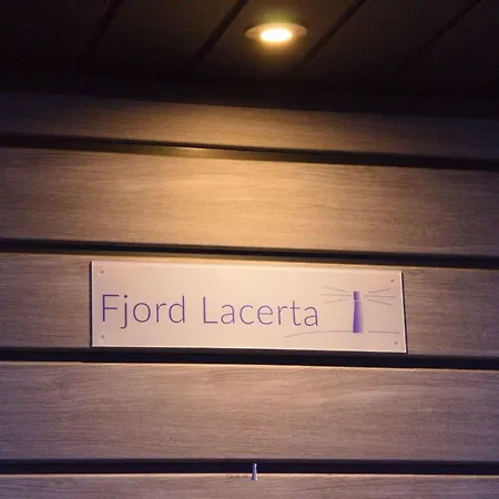 Hausboot Fjord Lacerta Mit Dachterrasse In ספינת מלון