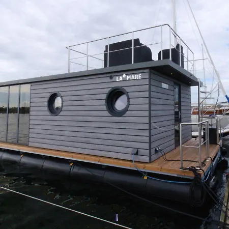 Hausboot Fjord Lacerta Mit Dachterrasse In * Wendtorf