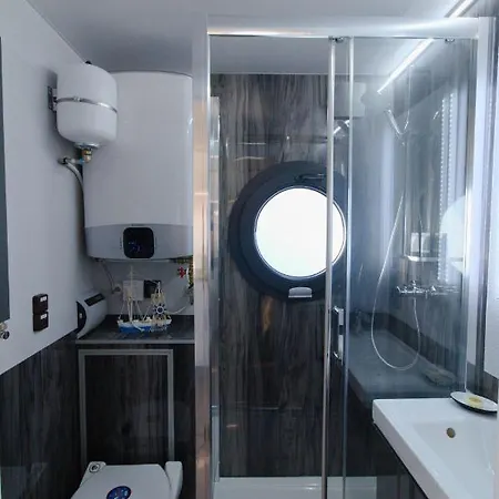 Hausboot Fjord Lacerta Mit Dachterrasse In * Wendtorf