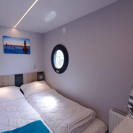ספינת מלון Hausboot Fjord Lacerta Mit Dachterrasse In