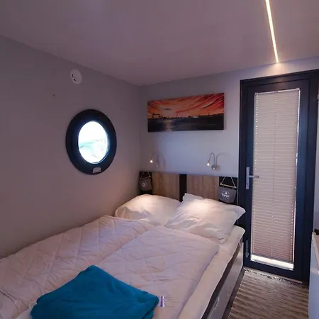 Hausboot Fjord Lacerta Mit Dachterrasse In ספינת מלון Wendtorf